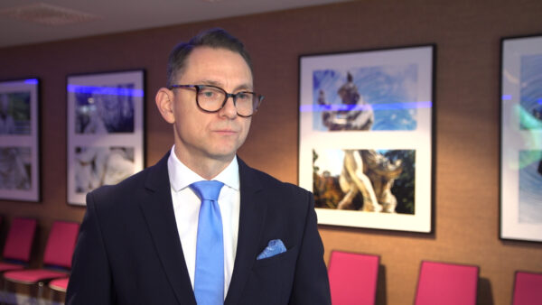 Nowe przepisy mają poprawić sytuację osób zatrudnionych przez platformy cyfrowe. Wprowadzają domniemanie stosunku pracy